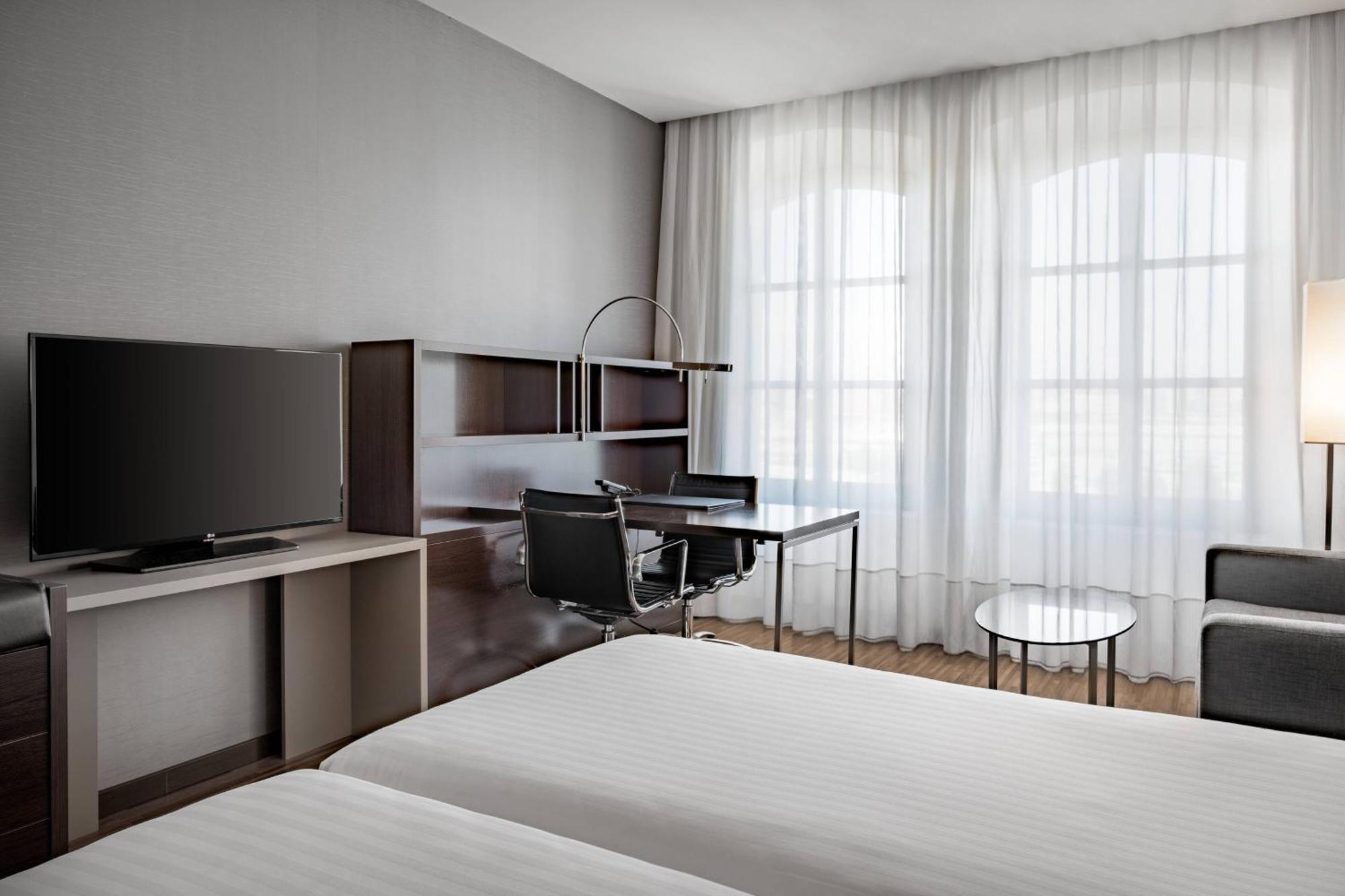 Ac Hotel Torino By Marriott Exterior foto