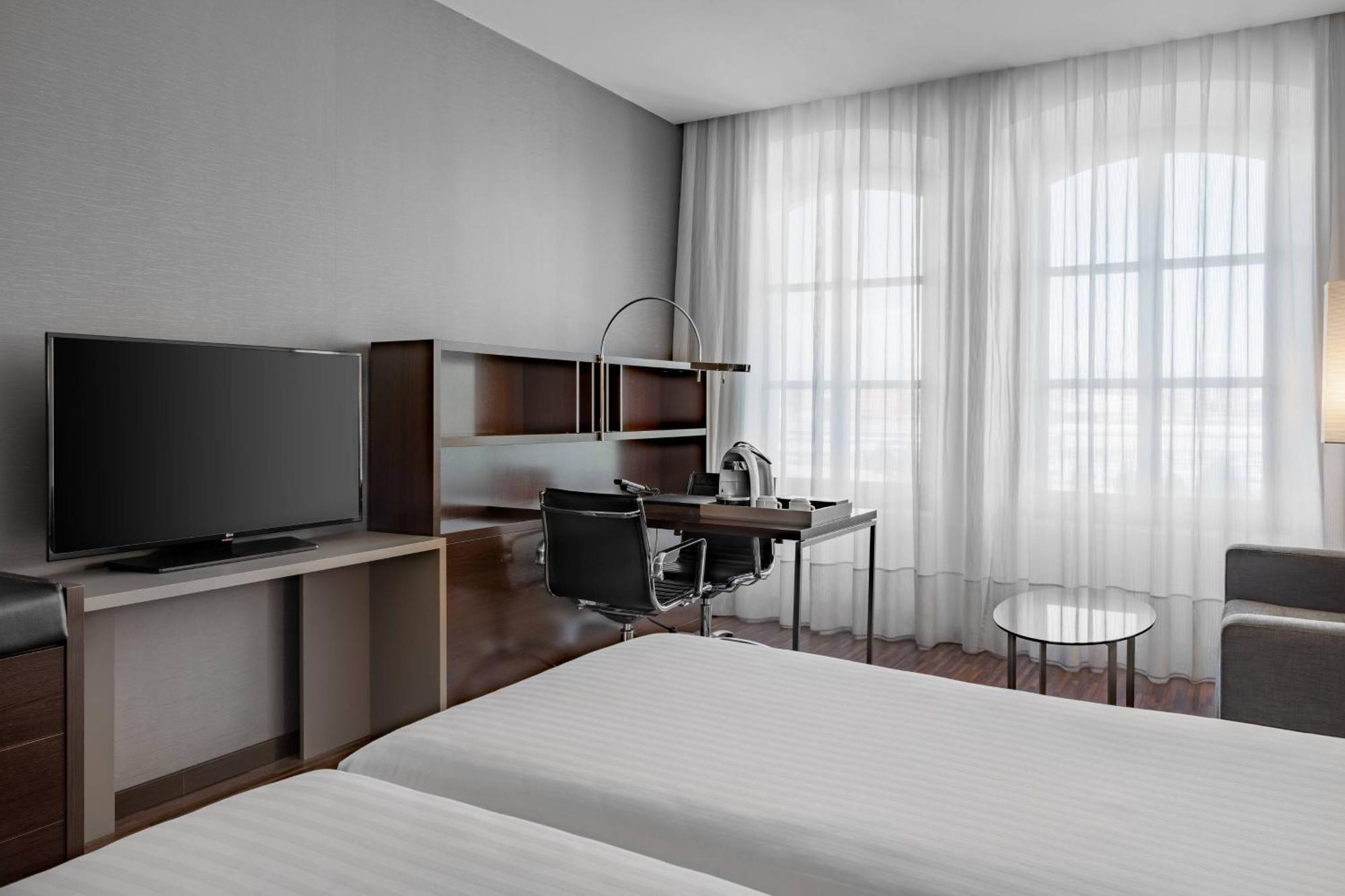 Ac Hotel Torino By Marriott Exterior foto